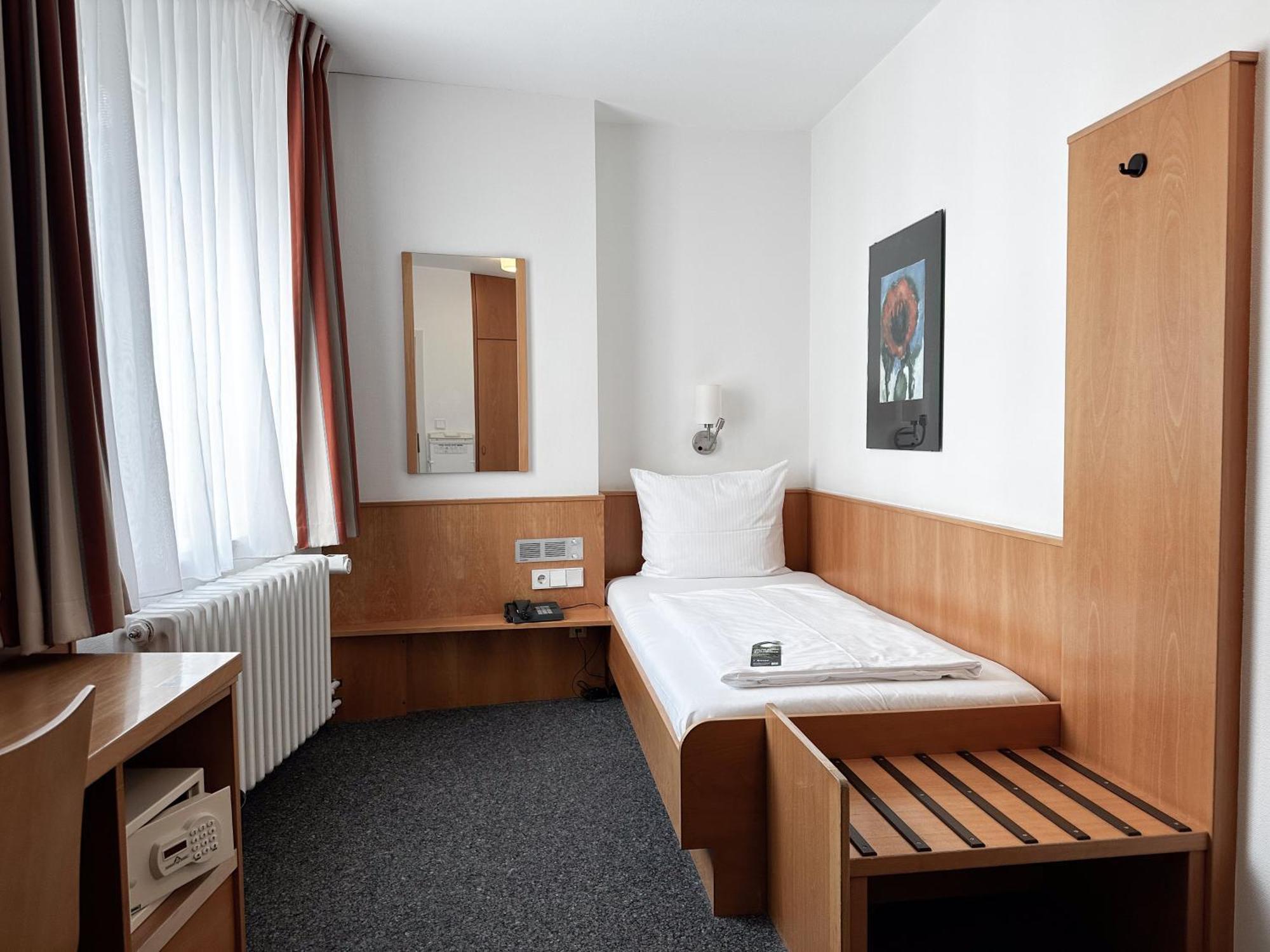 Hotel Berliner Hof Кил Екстериор снимка