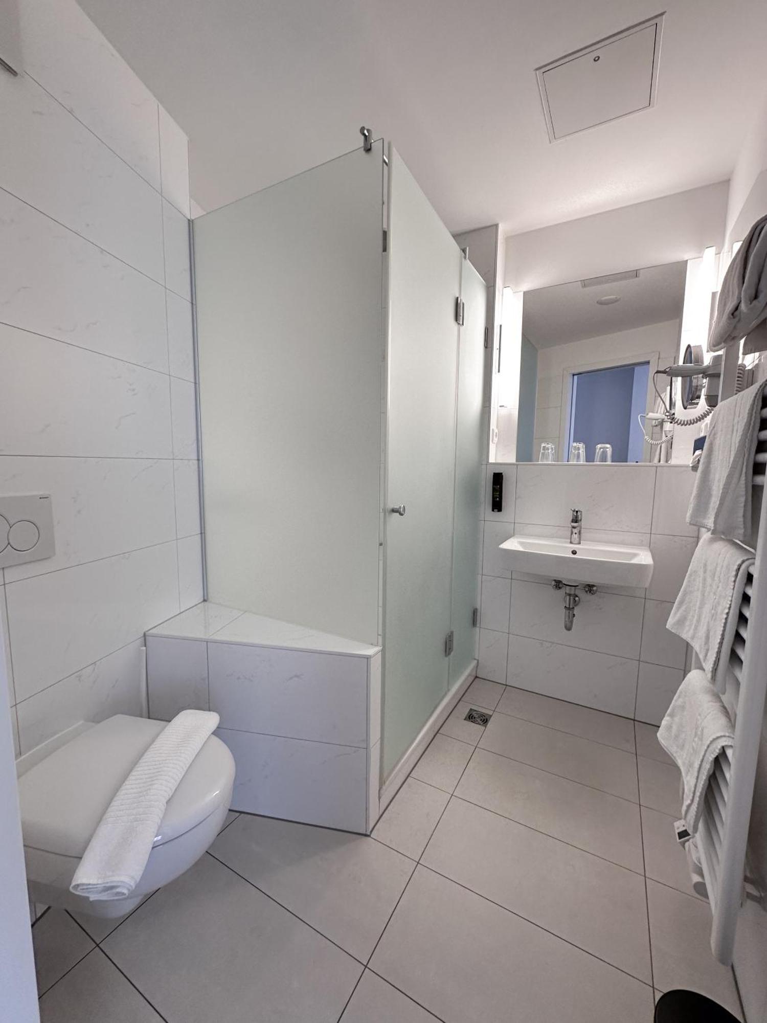 Hotel Berliner Hof Кил Екстериор снимка