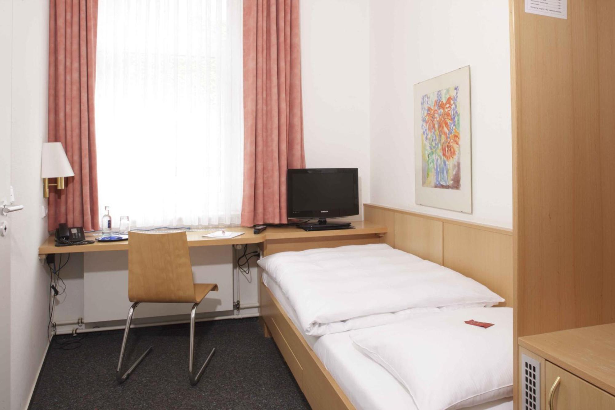 Hotel Berliner Hof Кил Екстериор снимка